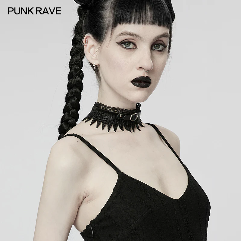 Gothic faux feather choker - Image 3